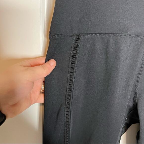 Good American Black Mesh Curve Sculpt Capri Legging Size 1 - Picture 4 of 10